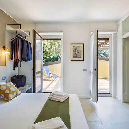 Vivi Milano B - Elegant & Bright 5-bedroom Flexible Near Fair With Free Parking Διαμέρισμα